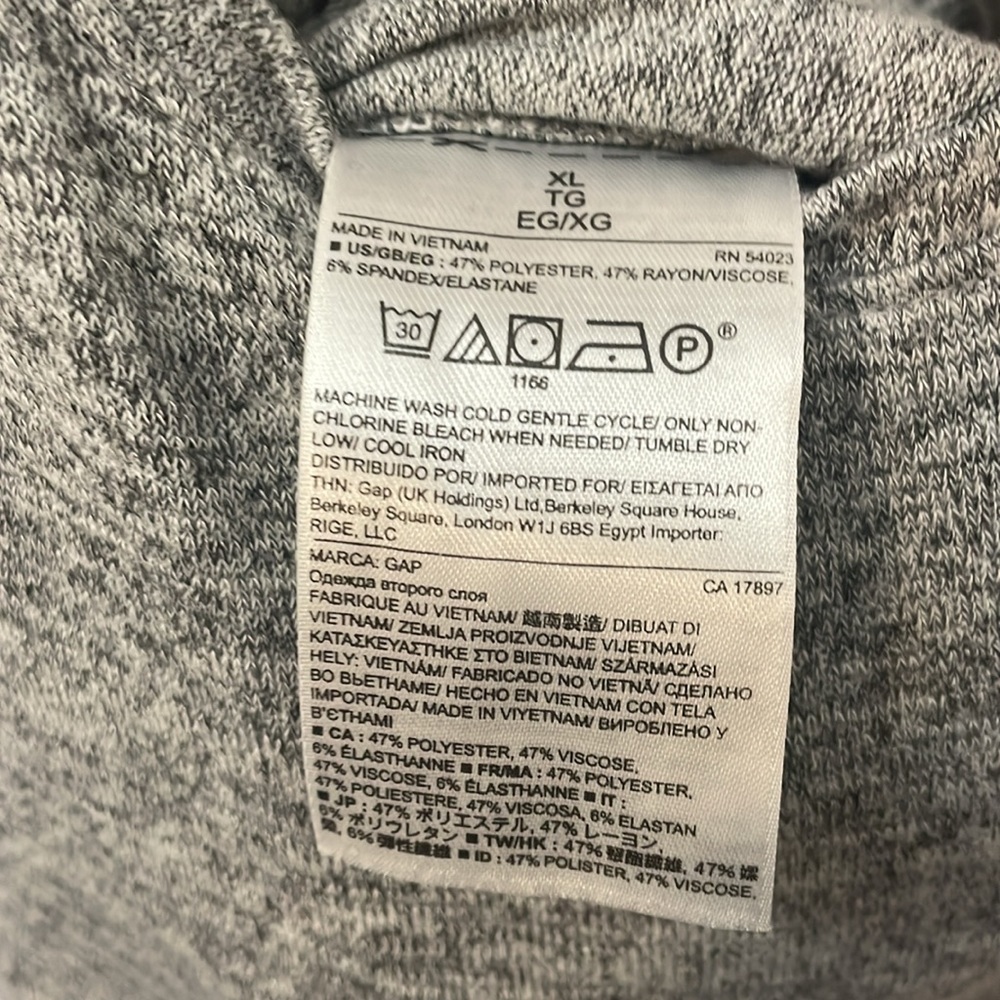GAP | Heather Gray Romper - Picture 4 of 4